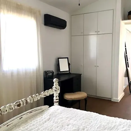 Jonty Villa, Mazotos 3* Larnaca