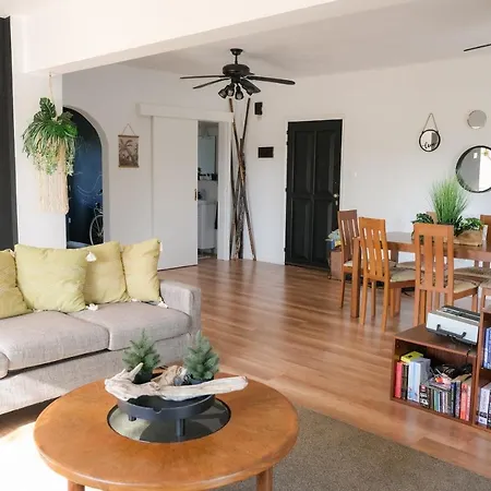 Jonty Villa, Mazotos 3*