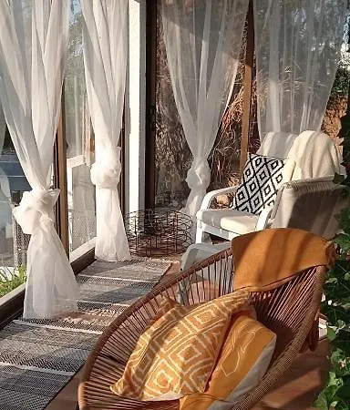 Jonty Villa, Mazotos Hotel