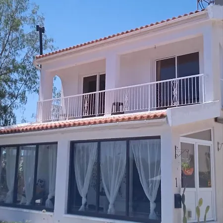Jonty Villa, Mazotos Larnaca